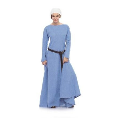 Střih Burda číslo 7977 středověké šaty, hradní paní, královna