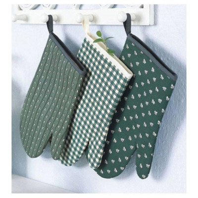 Střih Burda číslo 8125 kuchyňské doplňky, zástěra, chňapka, prostírání, závěs