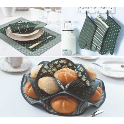 Střih Burda číslo 8125 kuchyňské doplňky, zástěra, chňapka, prostírání, závěs