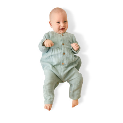 Střih Burda 9258, návod k šití: overal se zapínáním na patentky na nohavicích