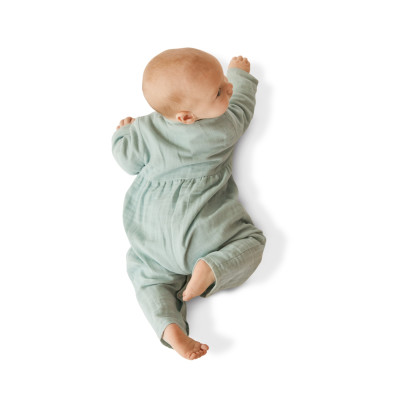 Střih Burda 9258, návod k šití: overal se zapínáním na patentky na nohavicích