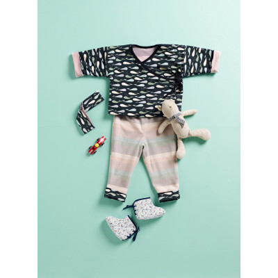 Střih Burda 9257, návod k šití: zavinovací tričko, tepláčky, čelenka a capáčky