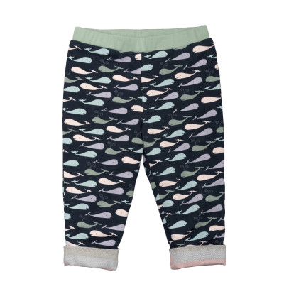 Střih Burda 9257, návod k šití: zavinovací tričko, tepláčky, čelenka a capáčky