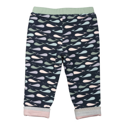 Střih Burda 9257, návod k šití: zavinovací tričko, tepláčky, čelenka a capáčky