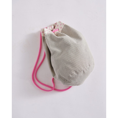 Střih Burda 9256, návod k šití: kornout, penál, batoh